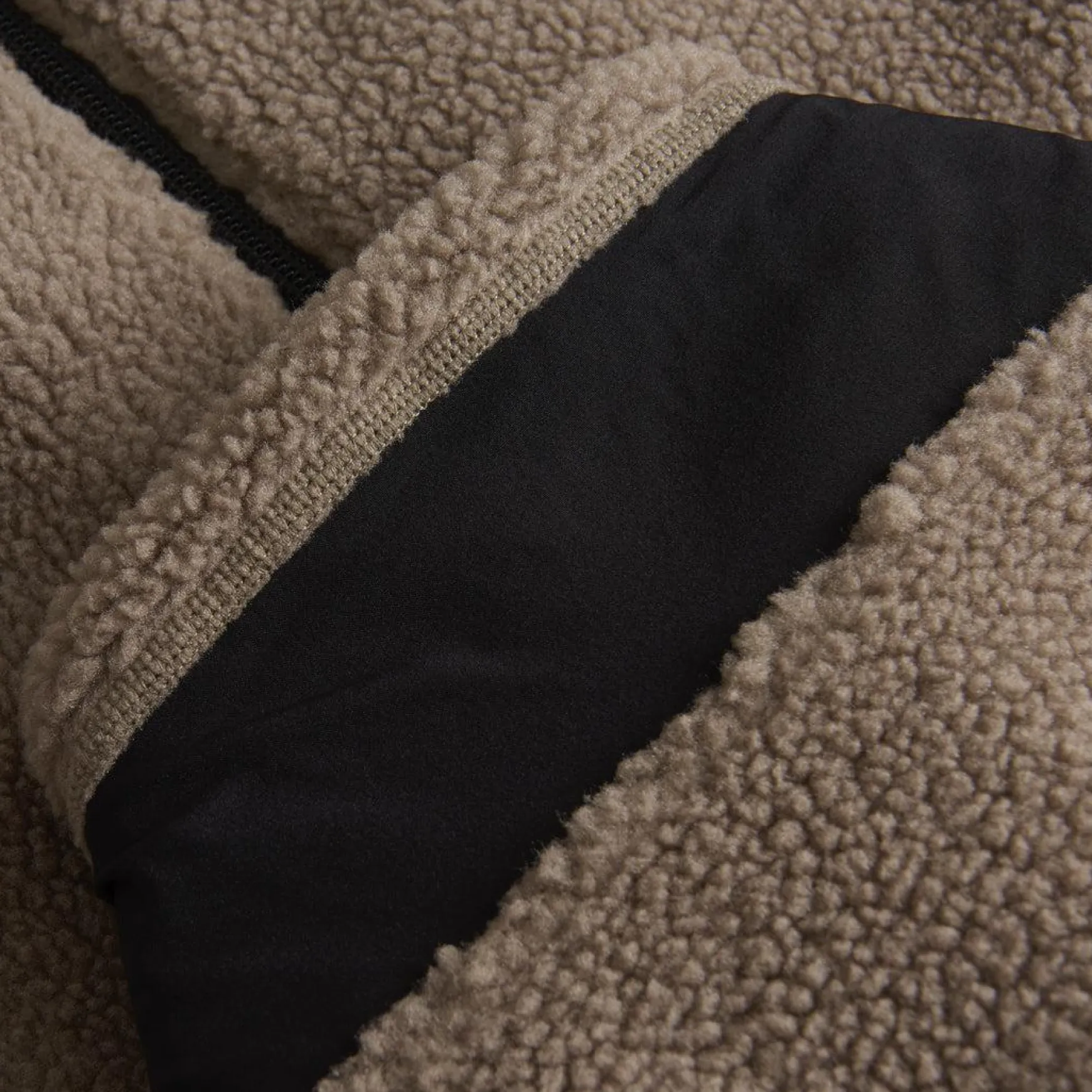 Bowman Pile Zip Vest Sand